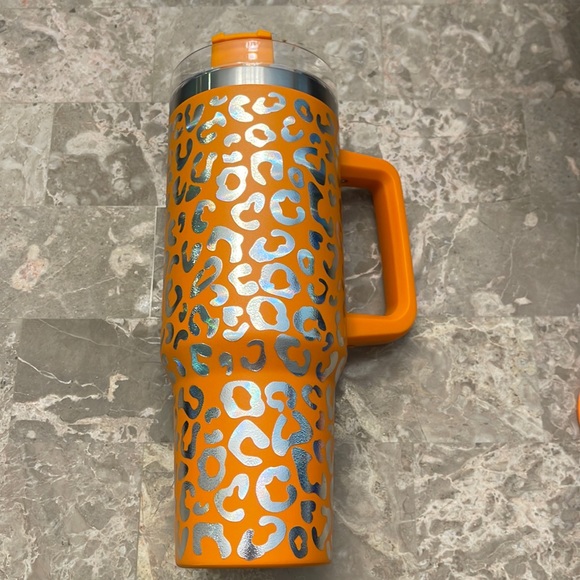 Leopard print 40oz Tumbler - Brand New - Picture 1 of 3
